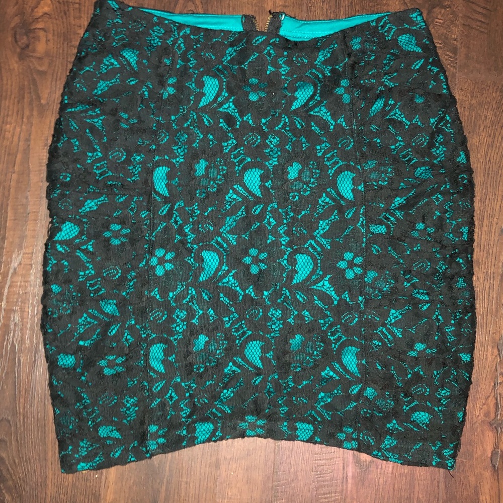 Lace skirt